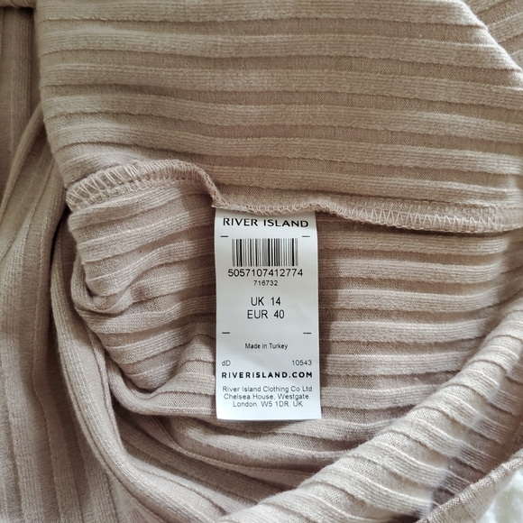 NWT RIVER ISLAND size 10 Beige Cold Shoulder Top - Picture 4 of 4